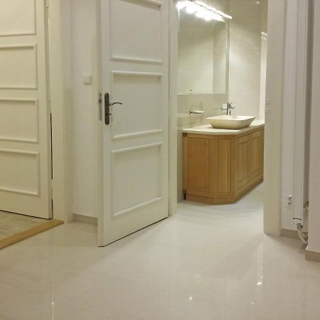 פראג New Apartment In A Historical Building מראה חיצוני תמונה